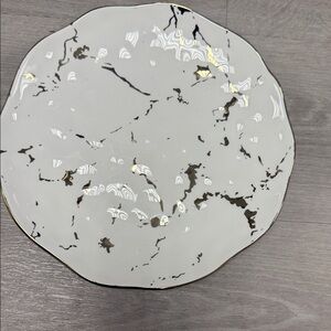Elegant White and Gold Marble Plate